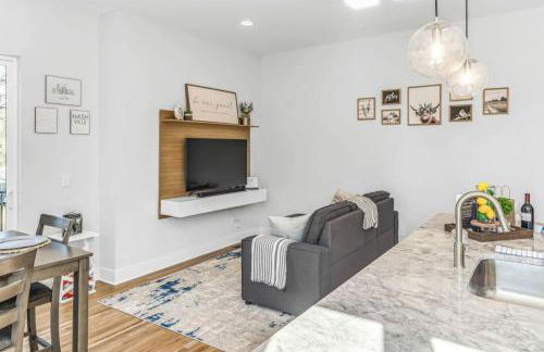 East Nashville Townhome 5min to Grand Ole Opry! Rooftop Deck, Grill, TV and Golf - Foto 7