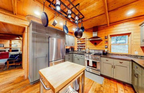 Immaculate Cabin Rental with a Hot Tub next to Lake Pend Oreille in Bonner County, Idaho - Foto 18