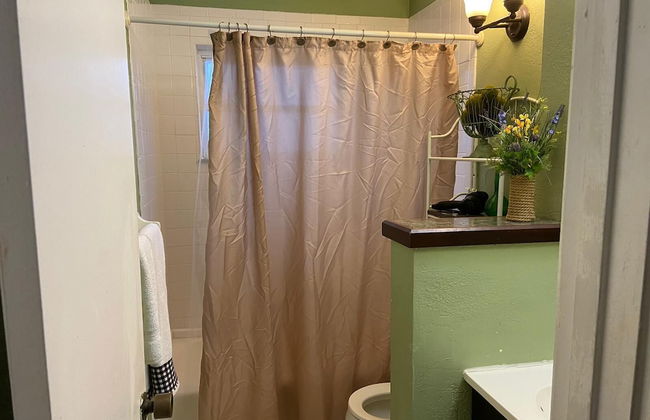 Treehouse Apartment Rentals - Foto 19