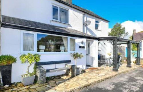 Beautiful cottage a stones throw from the beach. - Photo 28