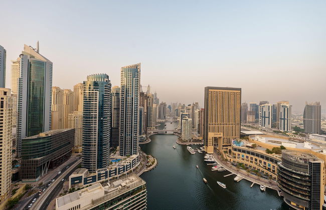 Maison Privee - Dreamy Apt with Jaw-Dropping Marina Views - Photo 21