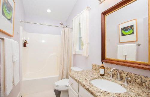 Studio Apt on HRT hosted by Longview Stays - Foto 16