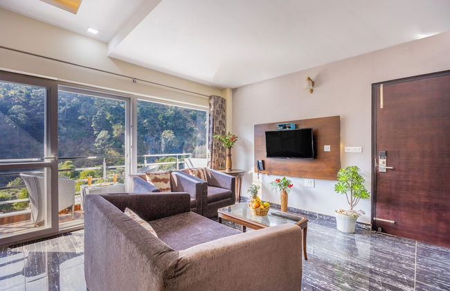 Alaya Stays Kingdom Heartz - Photo 53