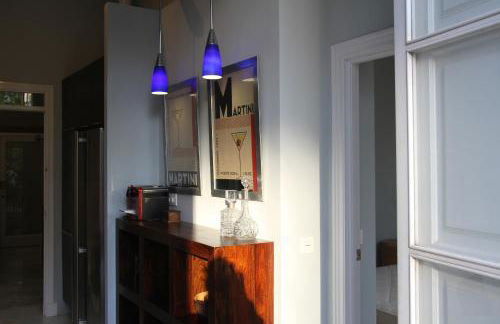 Elegant 2 Bedroom Apartment in Historic 1882 Building Central Sevilla Private Parking & Country Club Access - Foto 17