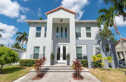 Dream House 5 Bedroom w/ Amazing Heated Pool - Foto 6