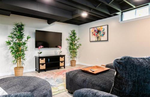 Stylish 3br Cozy Home 10min Drive from ND! - Foto 64