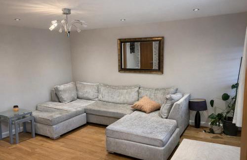 Modern 4-Bed House-Close Links to M5 & M6 - Foto 3