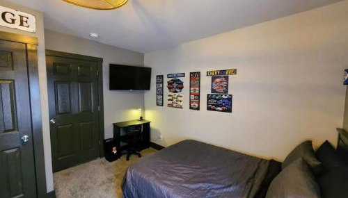 King Bed In Main Floor - Downtown Vacation Rental - Foto 2