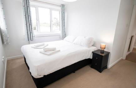 Downton House with Country Park Facilities - Photo 3