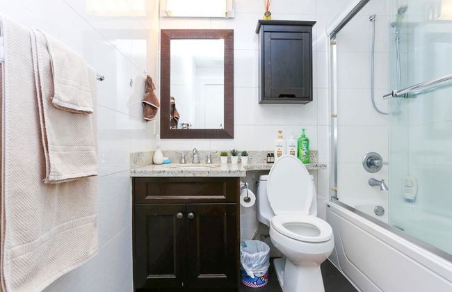 Central Cozy 1bdr Suite by Elevate Rooms - Photo 12