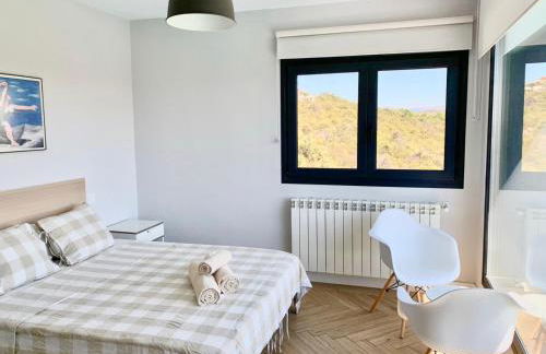 Chalet a estrenar, espectaculares vistas a la montaña - Foto 9