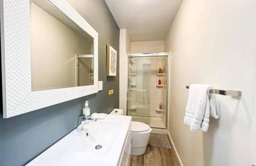 Bright 2-BR Home Near LAX with Shared Yard - SH2-LAD - Foto 4