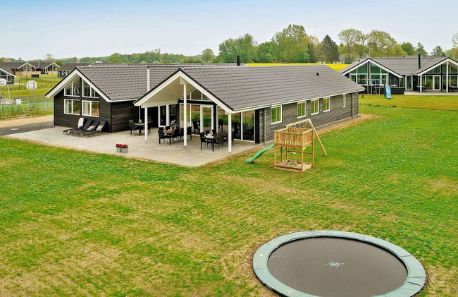 18 Person Holiday Home in Bogense - Foto 1
