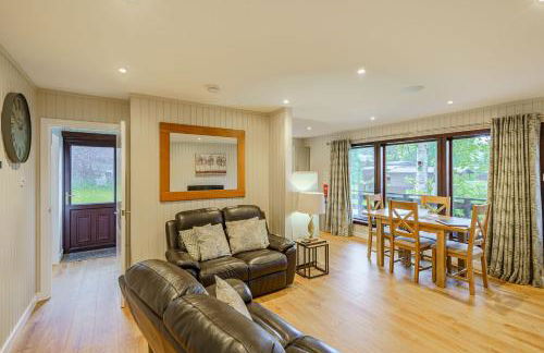 Birch Lodge 13 with Hot Tub - Foto 40