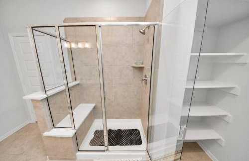 3BR Corporate & Family Getaway Near katy Mills - Foto 37