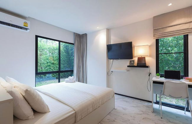 The Title Beach Front - Photo 17