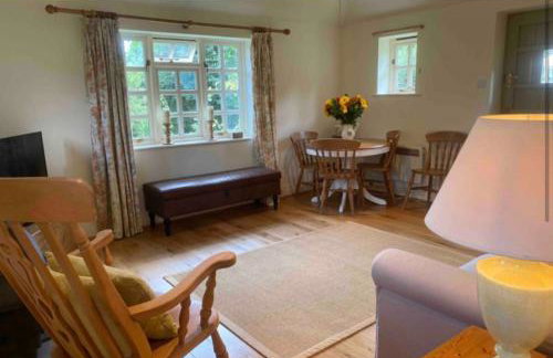 A charming cottage in a beautiful setting. - Foto 7