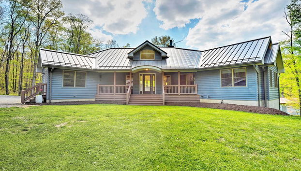 Hot Tub & Dogs Welcome: Secluded Oakland Gem - Photo 2, Interior