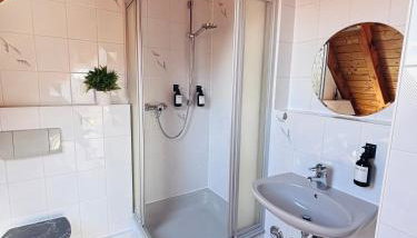 Stilvolle Ferienwohnung nahe A5 & Europa-Park Rust - Foto 3, Shower