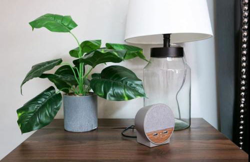 Large 4 Bedroom Home Close to Airport and IX Center - Photo 27