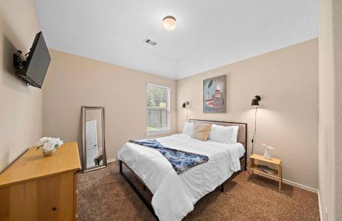 Cozy Getaway Nr Airport WiFi BBQ Yard Pet - Foto 22