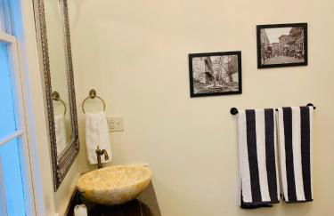 Charming Creole Cottage 2 Blocks Across Rampart St from French Quarter - Photo 32