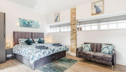 Peacock On The Pin - Foto 2