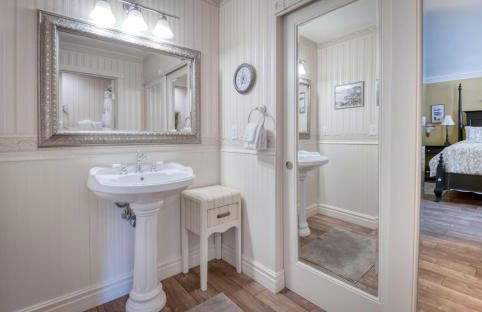 Bayfront History - Anchor Pier Lodge - Photo 19