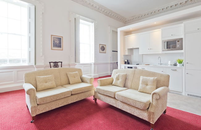 Henrietta Suites City Centre - Photo 30