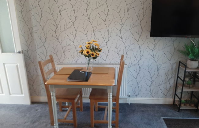 Cozy Courtyard Apt, Explore & Relax, Free Parking - Foto 15