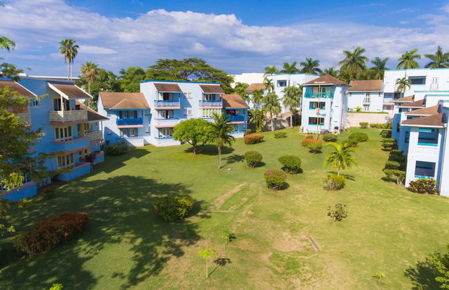 Point Village Studios and Suites - Photo 45