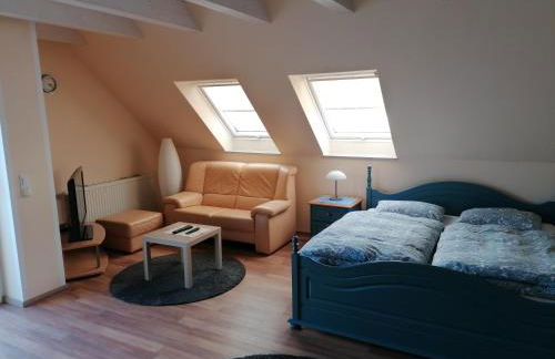 Großzügiges Wohnstudio mit Balkon und Badbenutzung - Foto 2