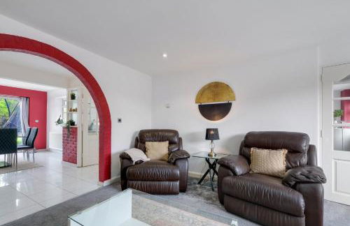 Elegant 5 Bed Home with Garden & Parking - Slough - Foto 34