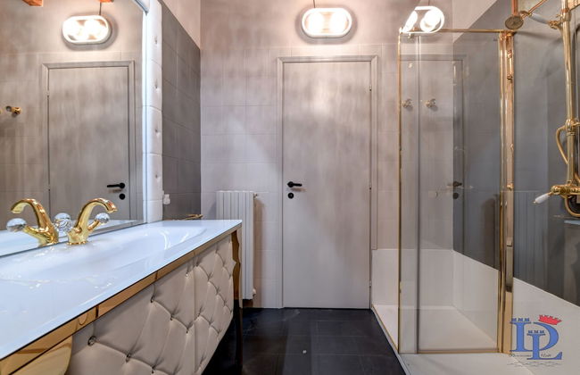 SWAROVSKI Family apartment with pool DesenzanoLoft Official Partner Homes & Villas by Marriott Bonvoy - Foto 47