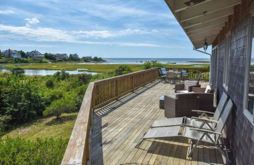 16612 - Stunning Home with Wraparound Deck Views of Bucks Creek and Nantucket Sound - Foto 28