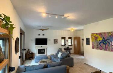 Paralia Homes cheerful 2 bedroom with pool, unit #1 - Foto 17