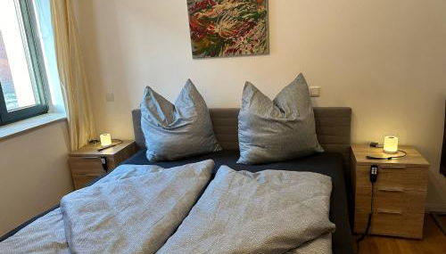 Trendige Stadtwohnung, historisches Haus mit Terrasse und Garten - Foto 5