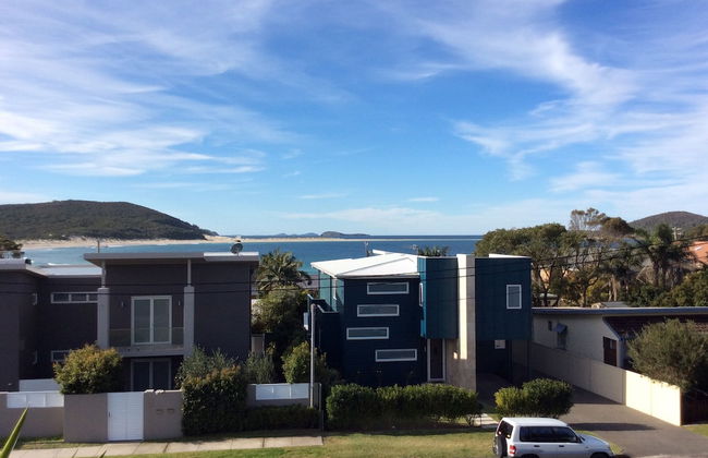 Blue View at Fingal Bay - Photo 2