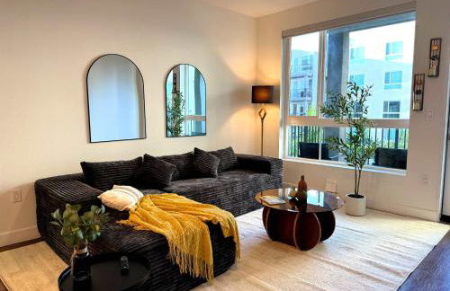 Bright Condo 10 Min from Disneyland With Pool & GYM - Foto 1