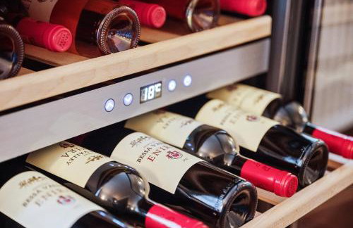 GUT KLETKAMP "Penthouse im Schloss" - Premium-Ferienwohnung mit 5 Schlafzimmern auf 400qm I Kamin I 2 Wohnzimmer I Garten & Terrasse I Wald- und Seeblick I Profi-Küche I 15 Min zur Ostsee I Parkplätze I WLAN - Foto 32