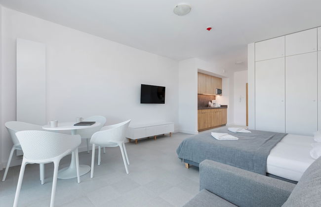 Aquamarina Prima Apartments by Renters - Photo 12