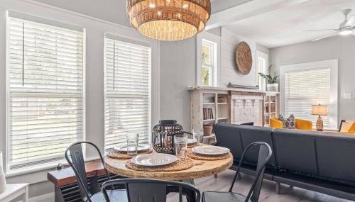 BeeKeeper's Inn - Beautifully Renovated 1929 Bungalow with 2 Bedrooms on Brick Street near Tampa's Attractions - Foto 3