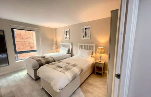 City Centre 2BR Apartment, Free Parking! - Foto 2