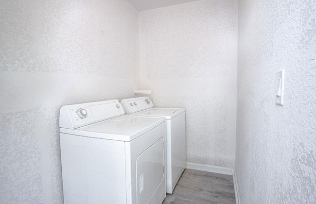 Cozy and Lovely 2BR 2BA Apt A Near Lively Downtown - Foto 18