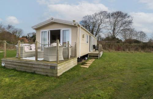 Breathing Space - Photo 1