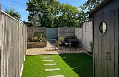 Emerson House, dog friendly with log burner close to waters edge and harbour - Photo 6