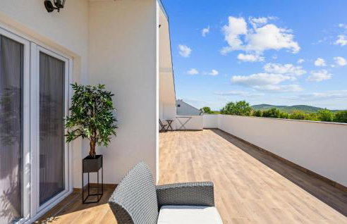 Cozy Apartment In Dragisici With Wifi - Photo 11