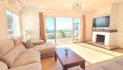 5 Bedroom Villa with HEATED Pool with breath-taking Sea Views, Walking distances to Shops Restaurants Beach - Photo 5