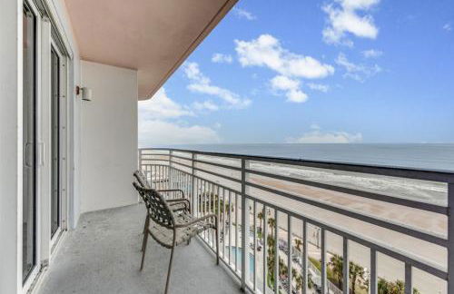 10th Floor Oasis Stunning 2BR with Spacious Private Double Balcony at The Wyndahm Ocean Walk Resort - Foto 5