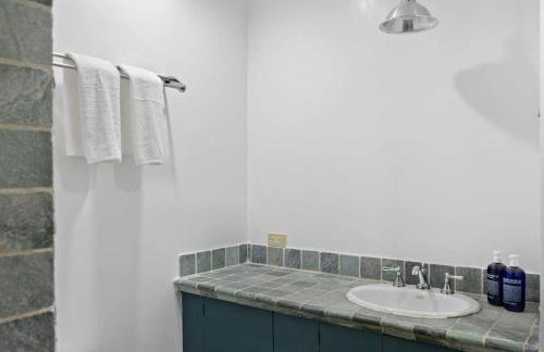 Chelsea Canvas III by Rove Travel Charming 2BR Gem - Foto 19